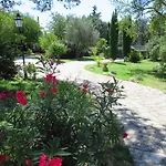 Des Cigales 3* Nîmes