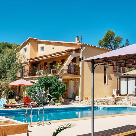 Des Cigales Bed & Breakfast 3*