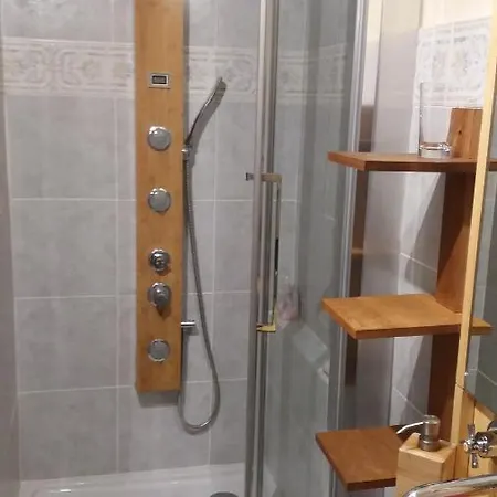 فندق مبيت وإفطار Des Cigales 3*