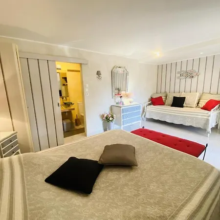 Bed & Breakfast Des Cigales Nîmes