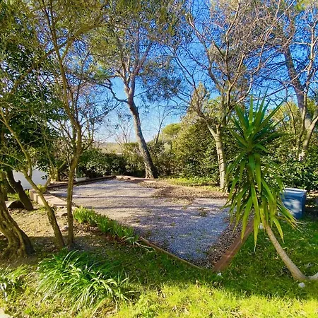 Des Cigales Bed & Breakfast 3*