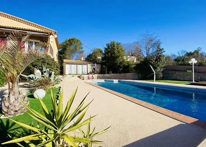 Des Cigales Bed & Breakfast 3*